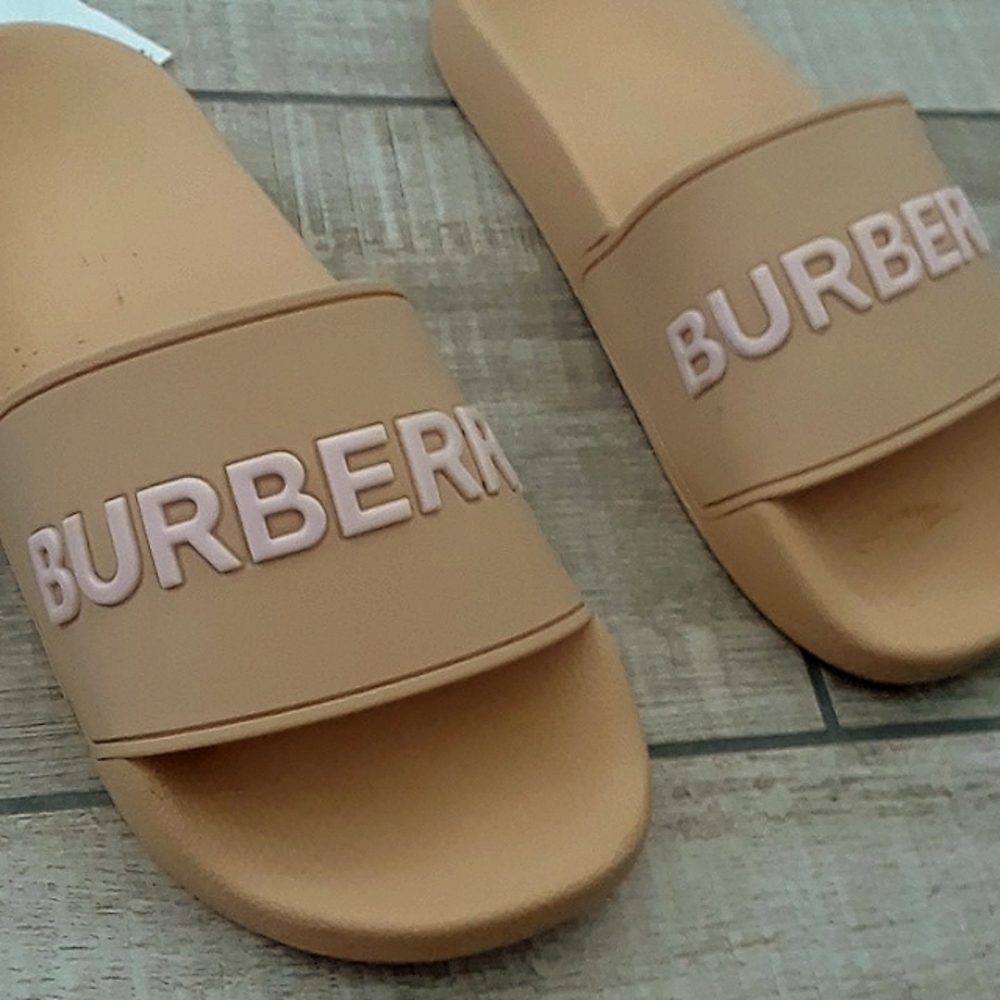 BURBERRY FURLEY LOGO SLIDES..SIZE 38 - Picture 2 of 14